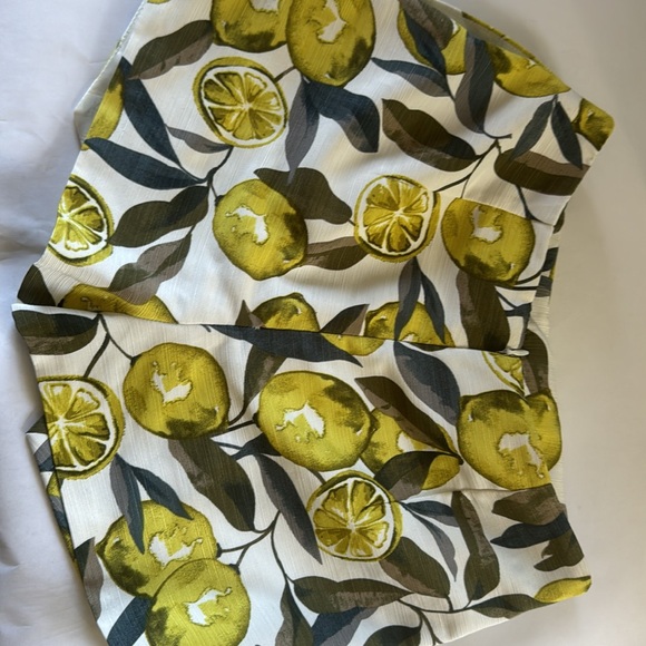 TOP SHOP LEMON SKORT - Picture 3 of 5